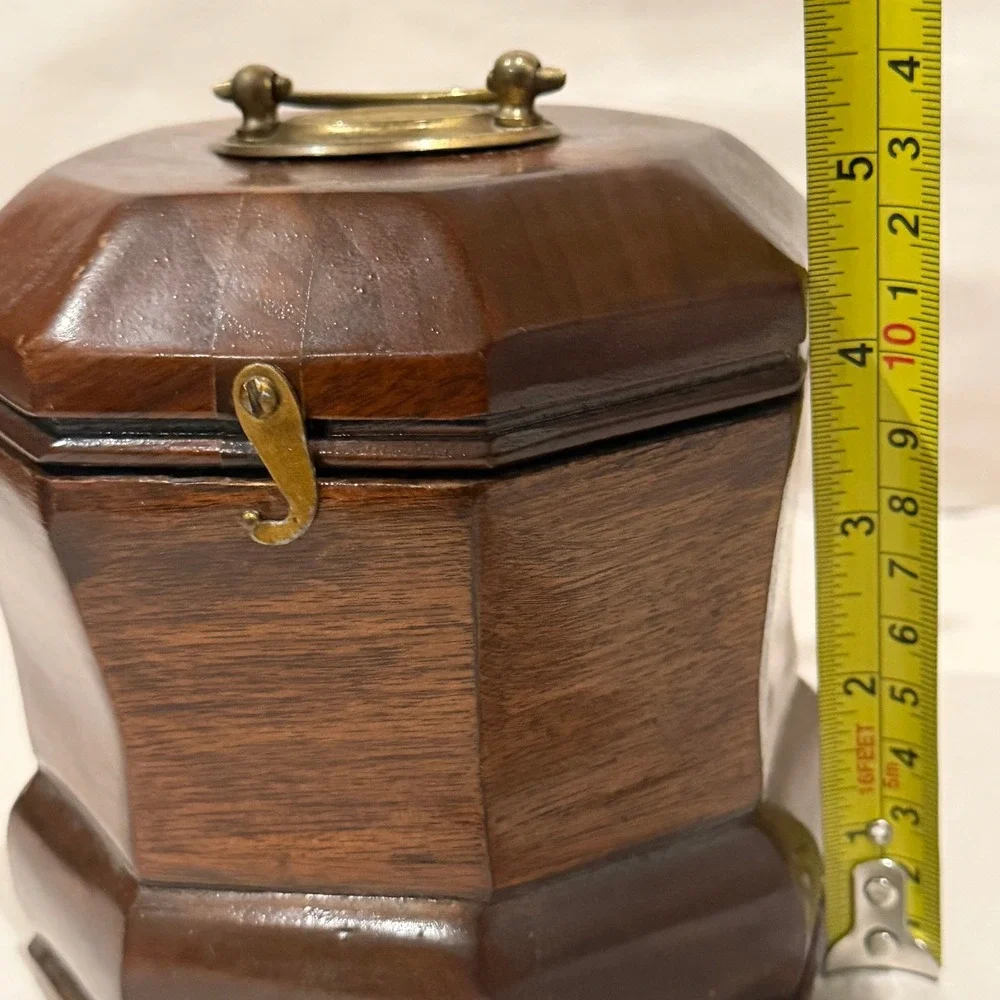 Vintage Mahogany Tea Caddy Colonial Williamsburg Style Octagonal Brass Handle